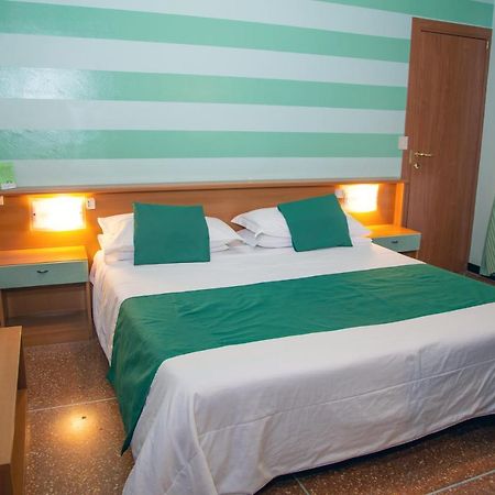 Albergo Glory Borghetto Santo Spirito Ngoại thất bức ảnh