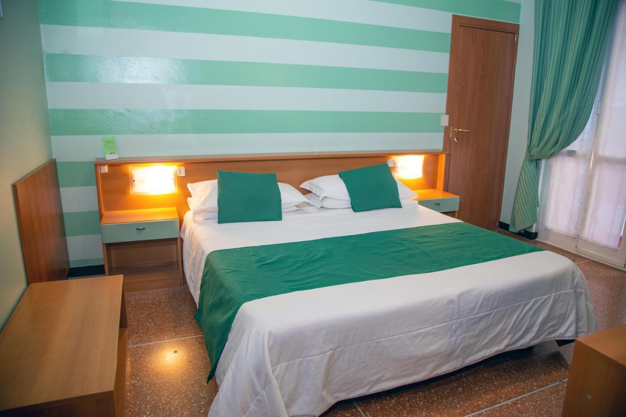 Albergo Glory Borghetto Santo Spirito Ngoại thất bức ảnh