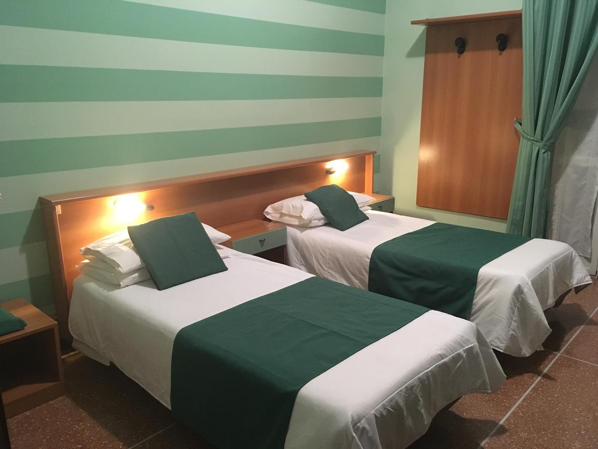 Albergo Glory Borghetto Santo Spirito Ngoại thất bức ảnh