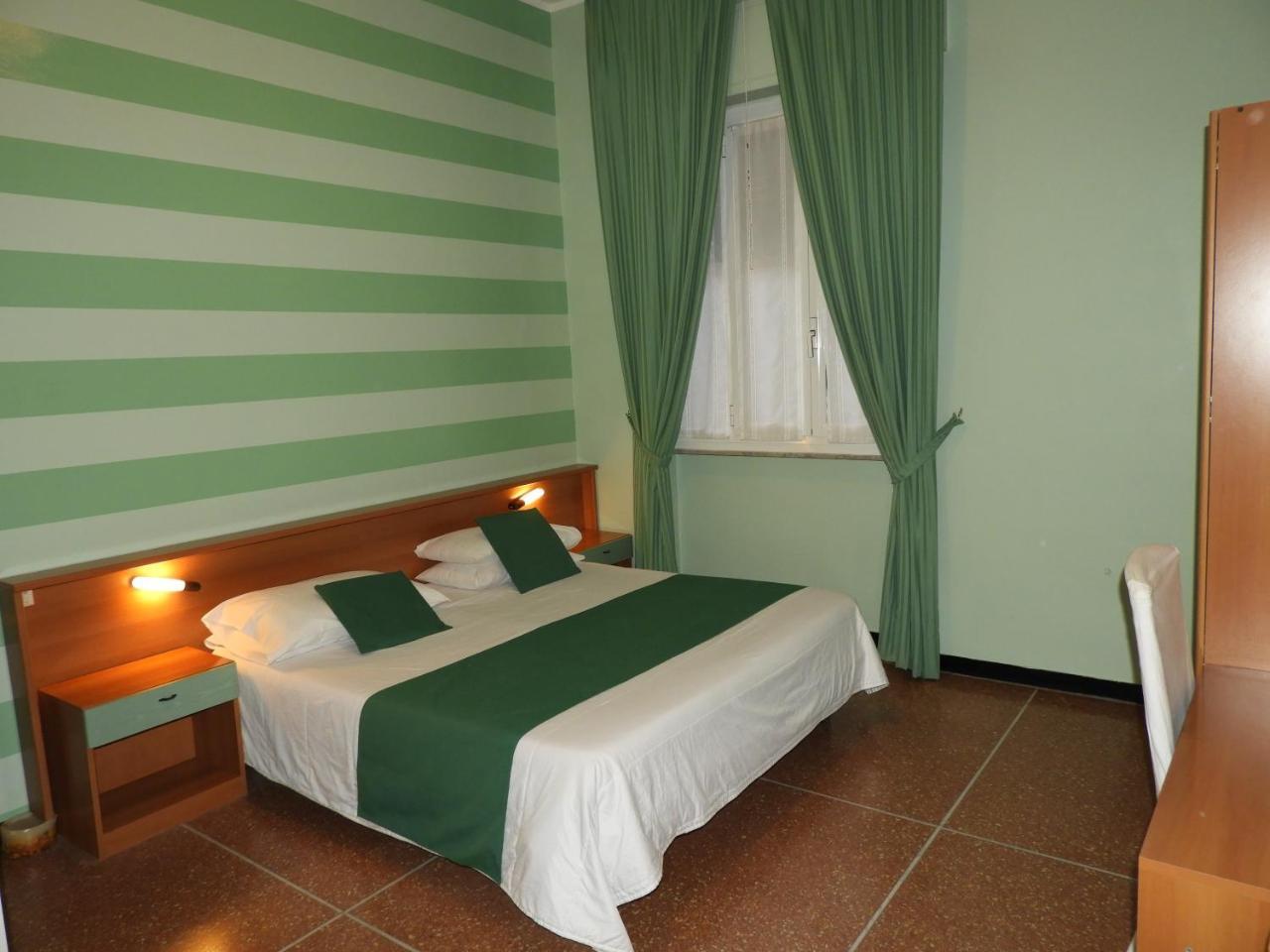 Albergo Glory Borghetto Santo Spirito Ngoại thất bức ảnh