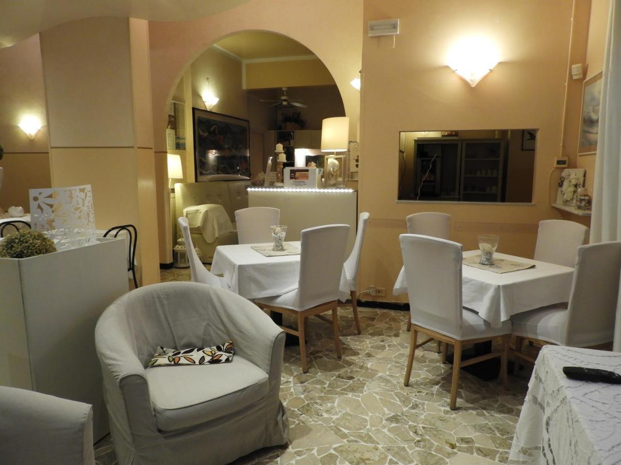 Albergo Glory Borghetto Santo Spirito Ngoại thất bức ảnh